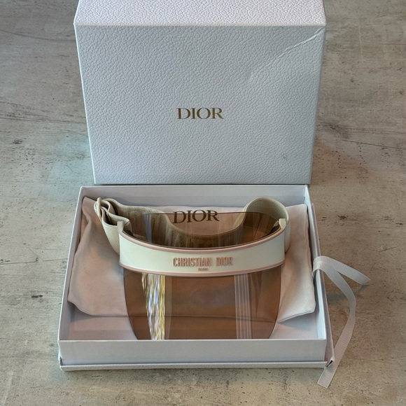 ALMOST NEW DiorClub V1U visor in Pink / Beige - Picture 1 of 8